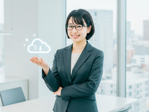 クラウドに電子ファイルを保存するイメージ画像 AI生成