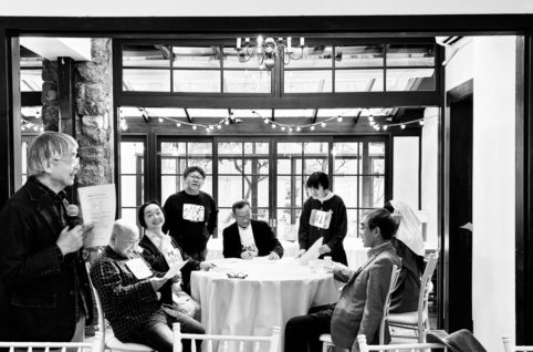 旧石丸邸に集う大人たち