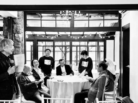 旧石丸邸に集う大人たち